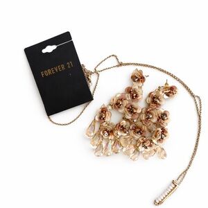 ✨ Forever 21 Floral Necklace & Chandelier Earrings Set ✨